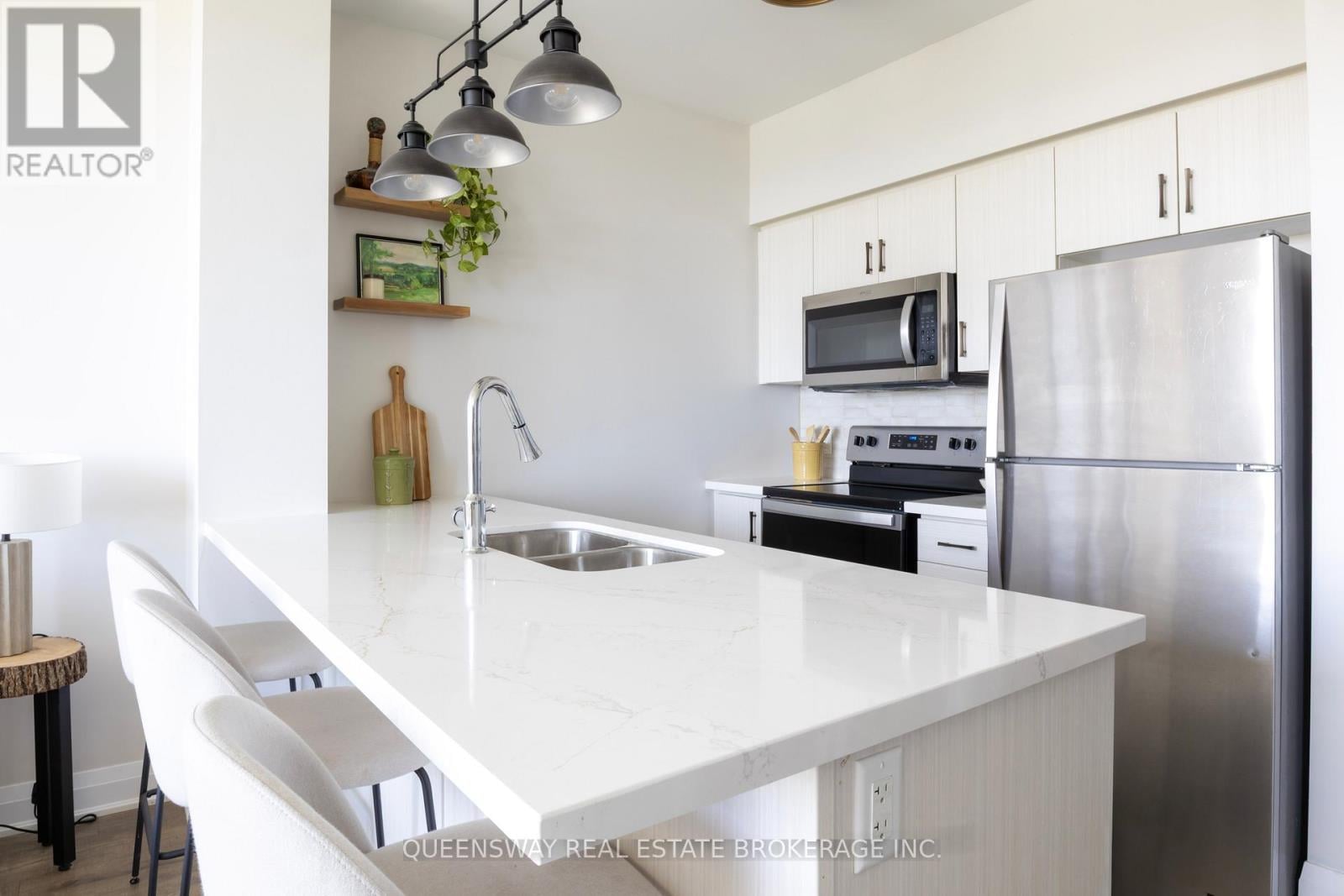 15-16 Concord Place, Grimsby, ON, L3M0J1 photo 5