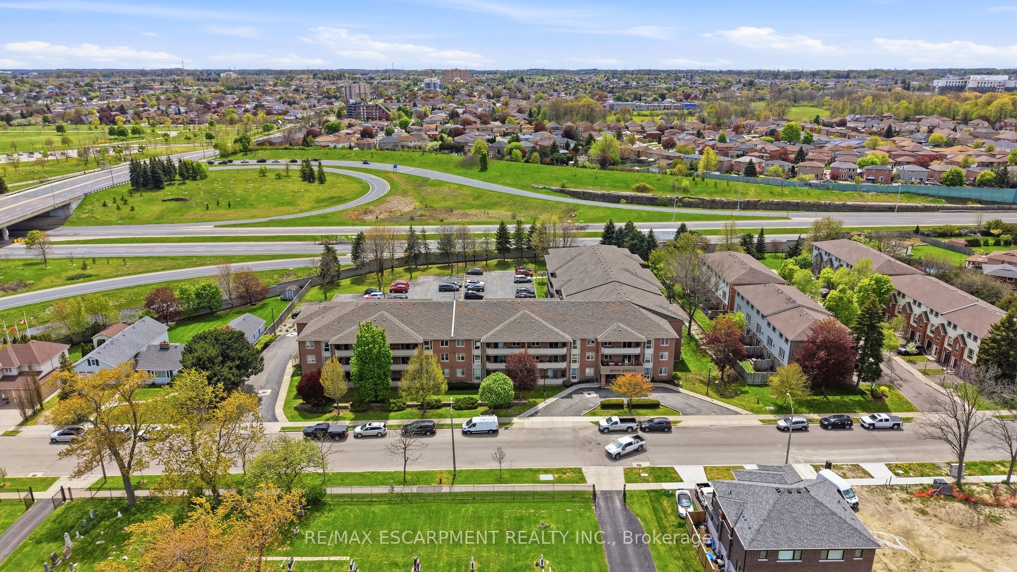 303-416 Limeridge Road, Hamilton, ON, L9A 2S7