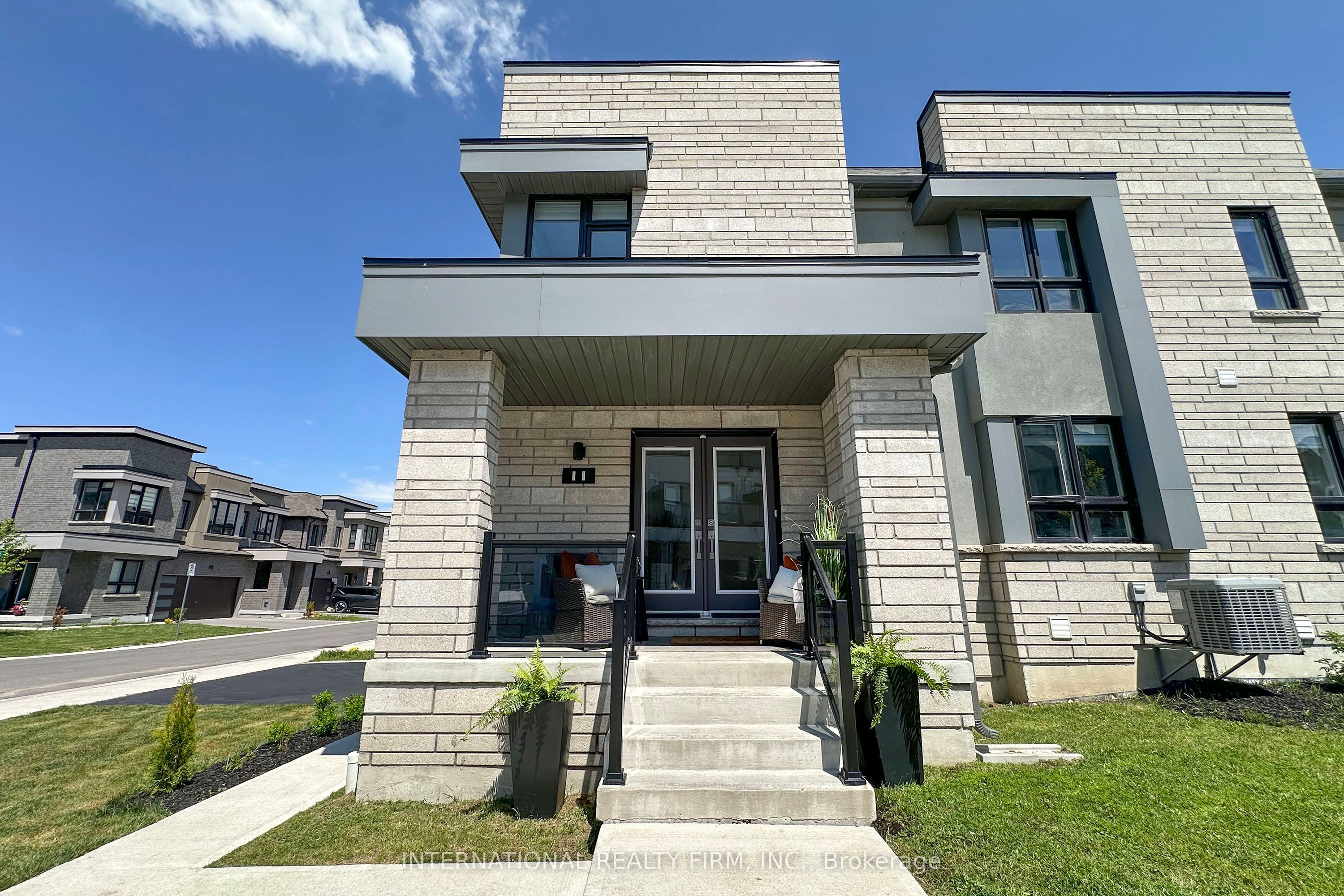 33-11 Caspian Square, Clarington, ON, L1C 7G3 photo 3