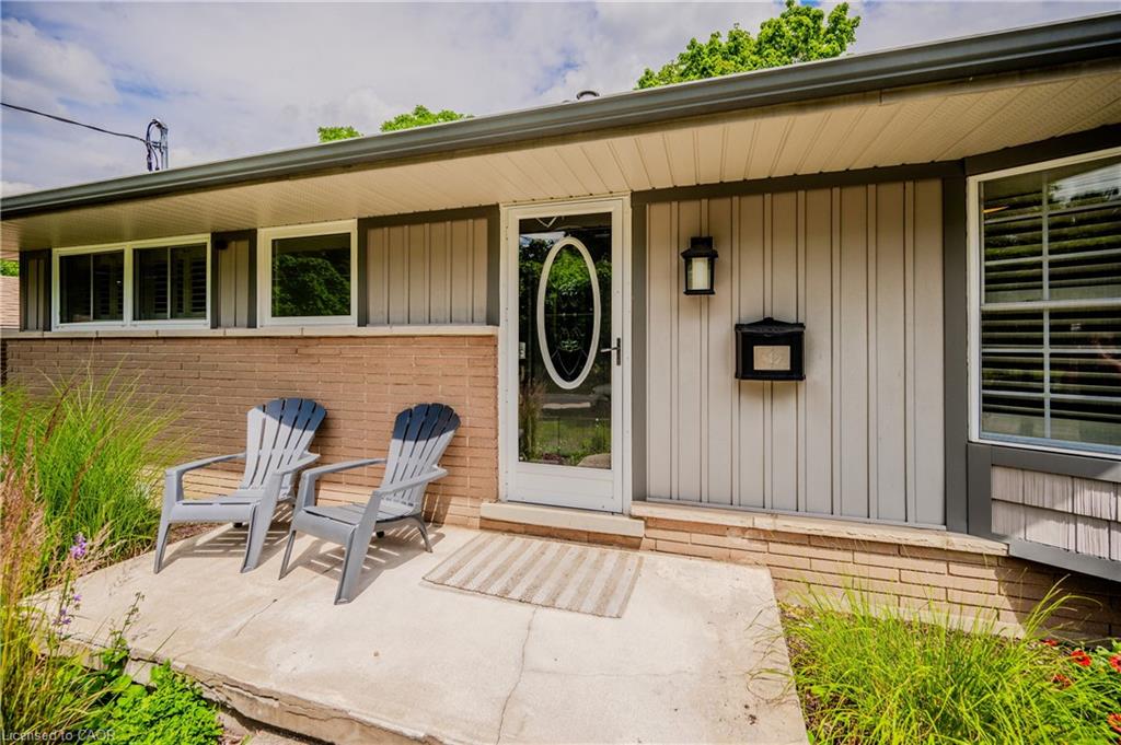 Main Unit-18 Stonybrook Drive, Kitchener, ON, N2M 4L5 photo 2
