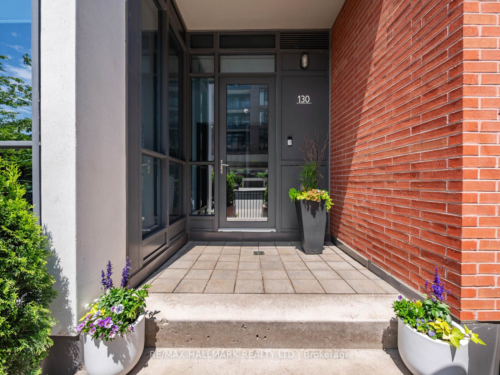 130 St David Street, Toronto, ON, M5A 0C2 photo 2
