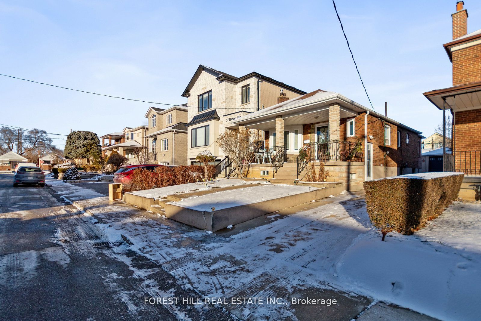 Main-55 Hartley Avenue, Toronto, ON, M6E 4E9 photo 3