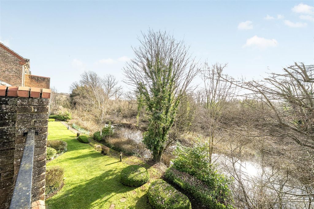 Additional image 8 of 2 bed flat for saleSalters Close, Rickmansworth WD3