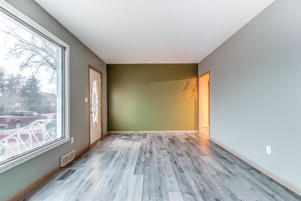 Additional image 4 of 219 4 Street SE, Redcliff, AB, T0J 2P0