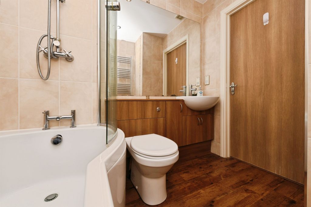 Additional image 8 of 2 bed flat for saleWeir Gardens, Rayleigh SS6