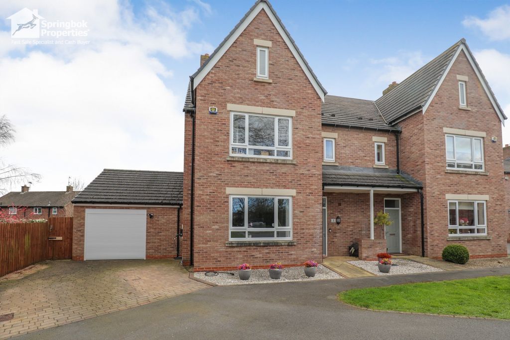 4 bed semi-detached house for saleWoodland Place, Ripon, North Yorkshire HG4