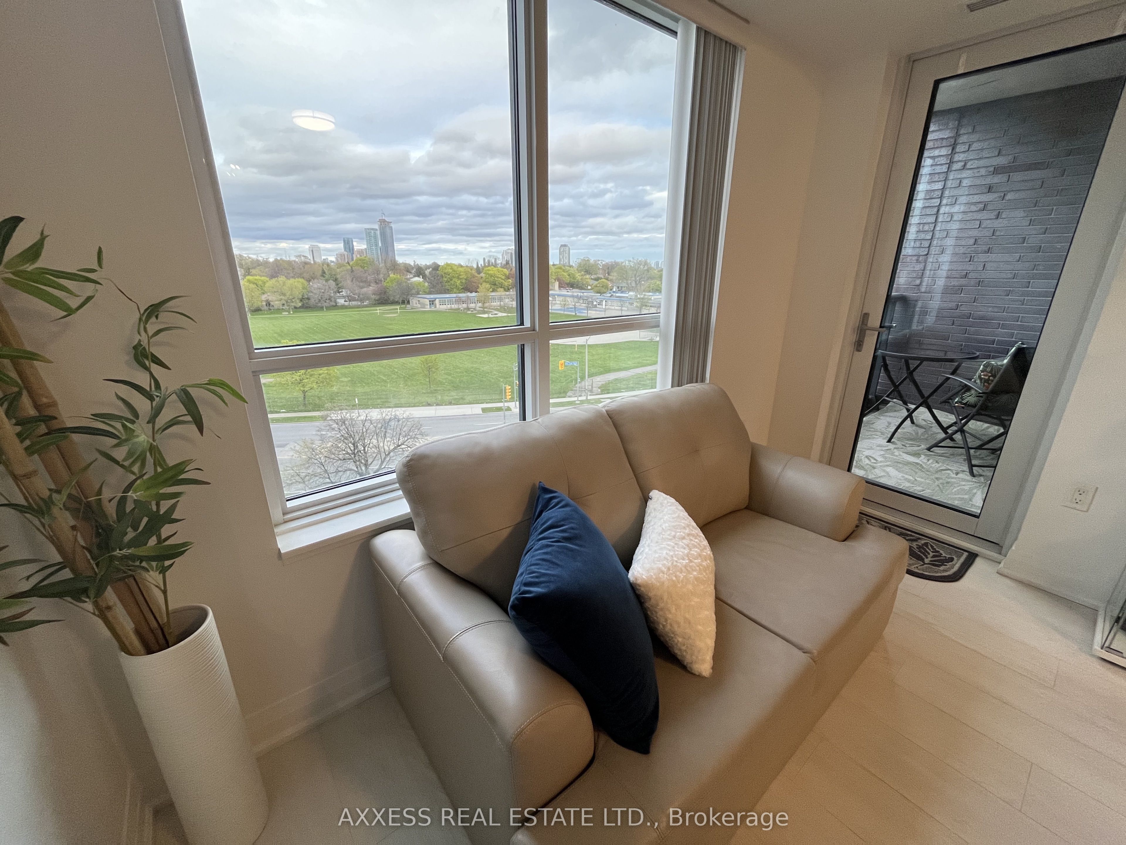 619-10 Gibbs Road, Toronto, ON, M9B 0E2 photo 5