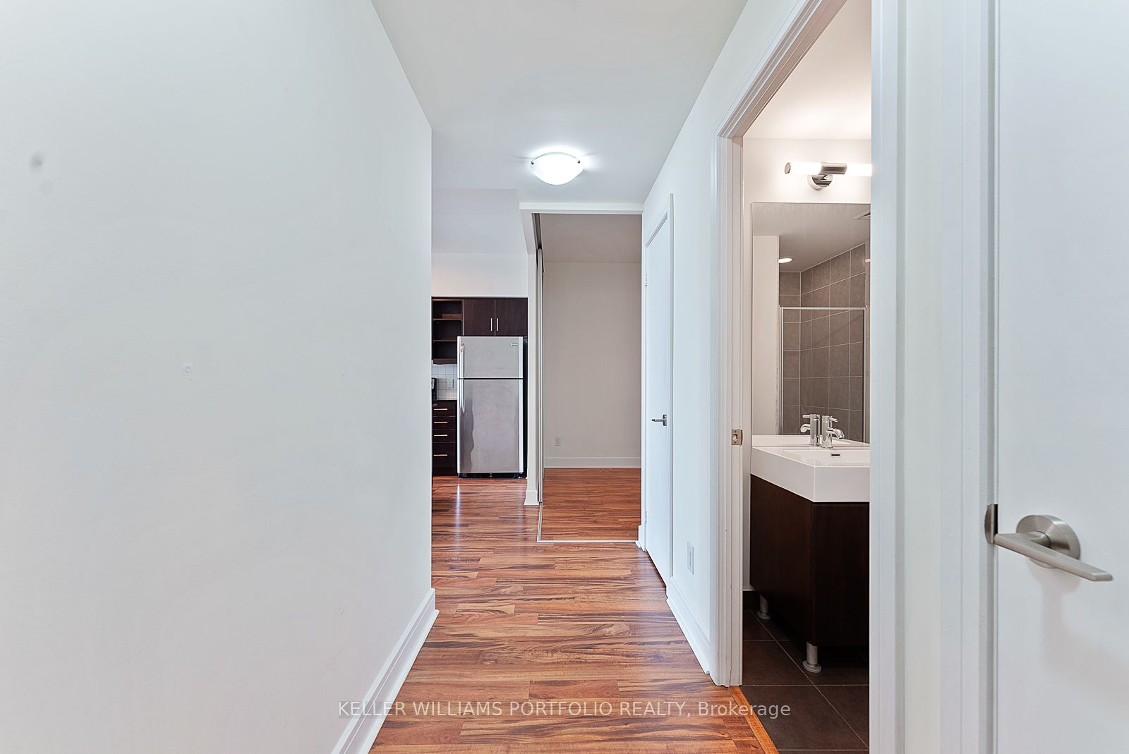 910-35 Brian Peck Crescent, Toronto, ON, M4G 4J7 photo 2