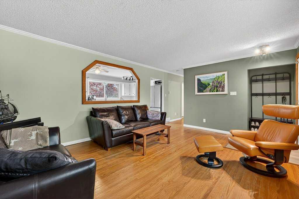 1632 Robson Crescent SE, Calgary, AB, T2A 1Y7 photo 5