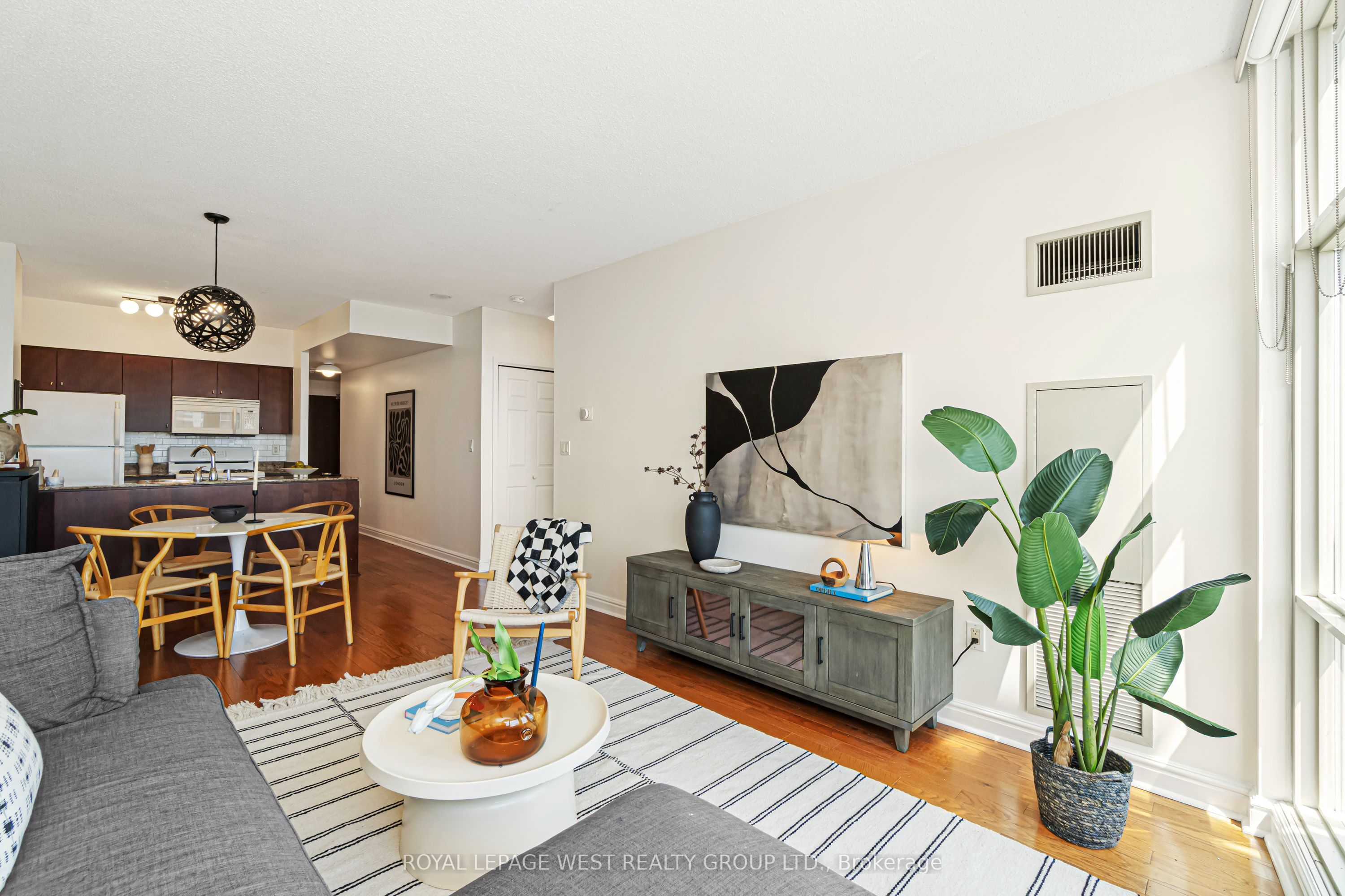 Additional image 3 of #1510-35 Mariner Terrace, Toronto, ON, M5V 3V9