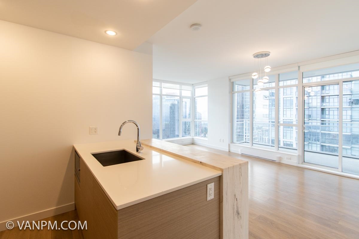 3302-4670 Assembly Way, Burnaby, BC, V5H 0H3 photo 4