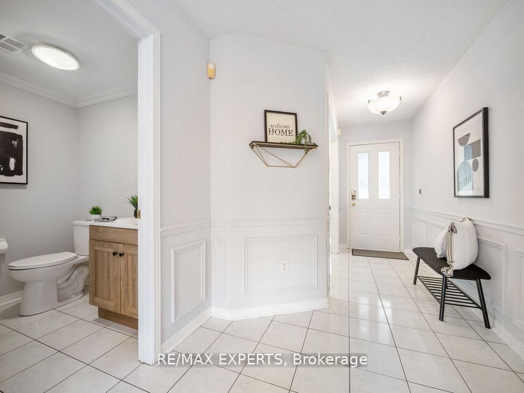 97 Pinedale Gate, Vaughan, ON, L4L 8X3 photo 2