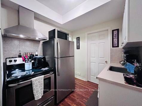 Lower-39 Monique Crescent, Barrie, ON, L4M 6Y3 photo 3