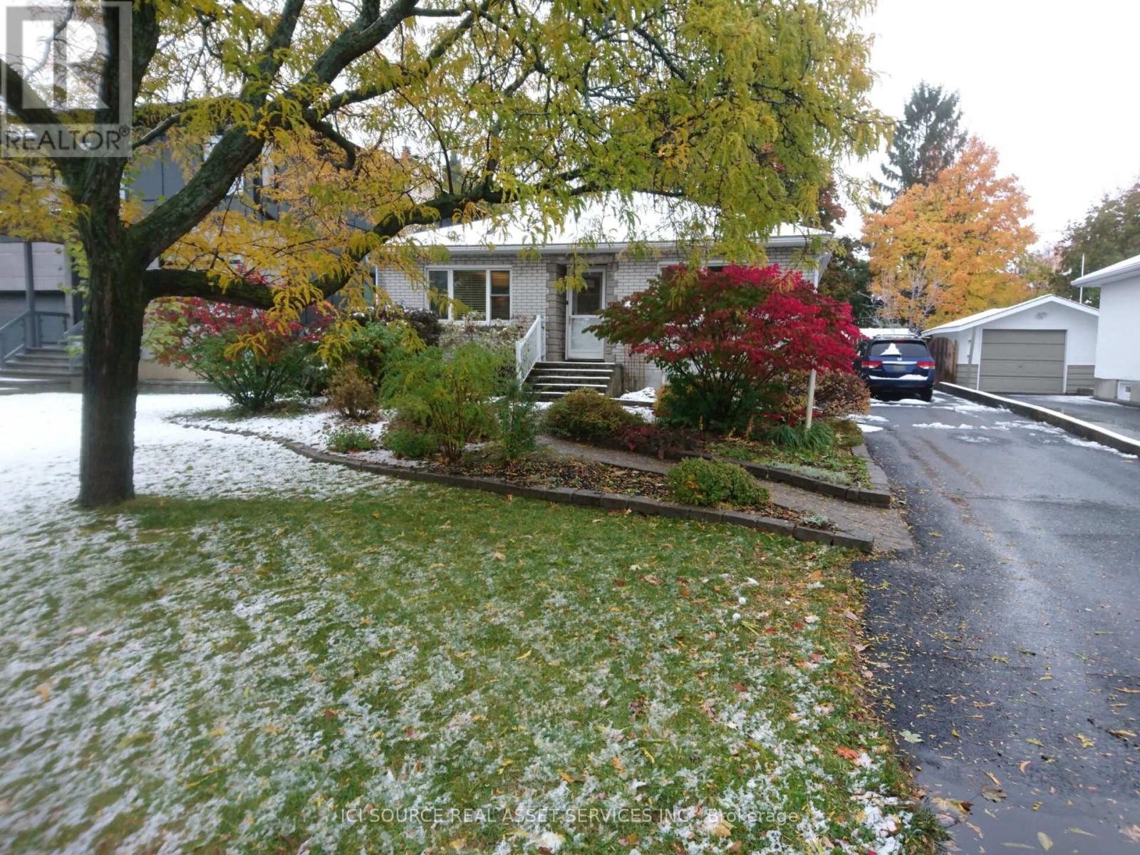 312 Mountbatten Avenue, Ottawa, ON, K1H5W3