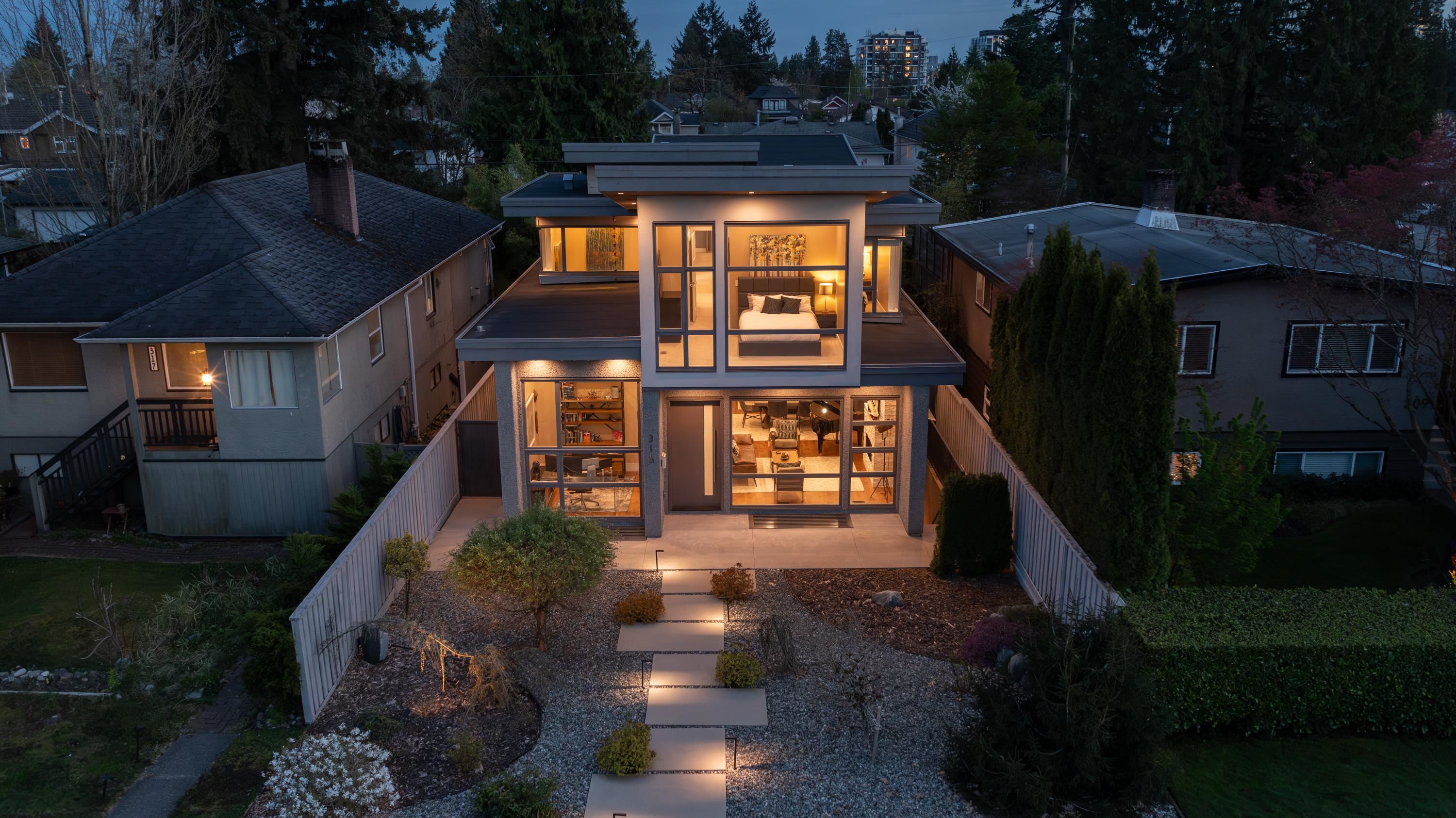 315 20th Street E, North Vancouver, BC, V7L 3A8