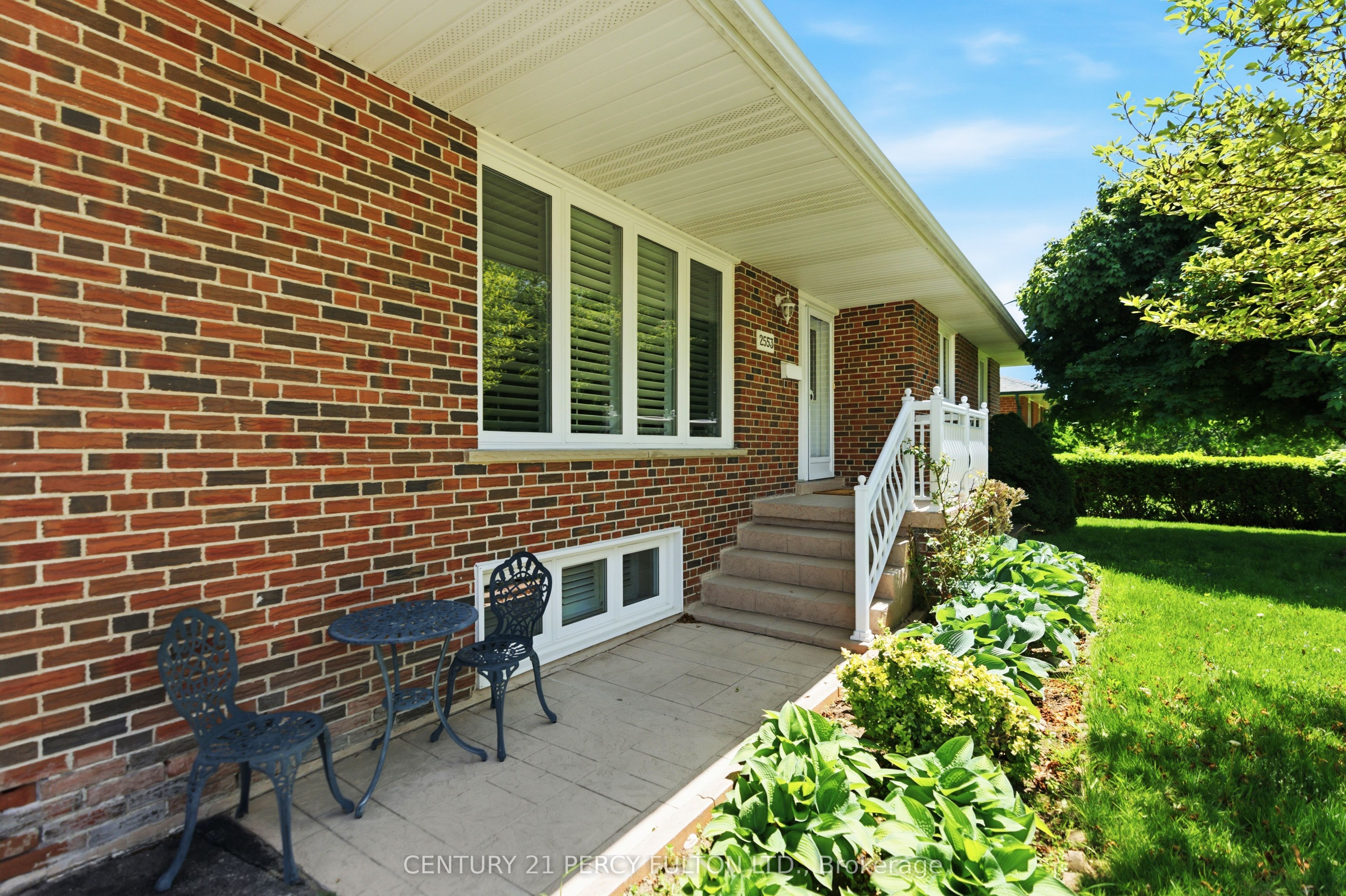 2553 Stillmeadow Road, Mississauga, ON, L5B 1X8 photo 3