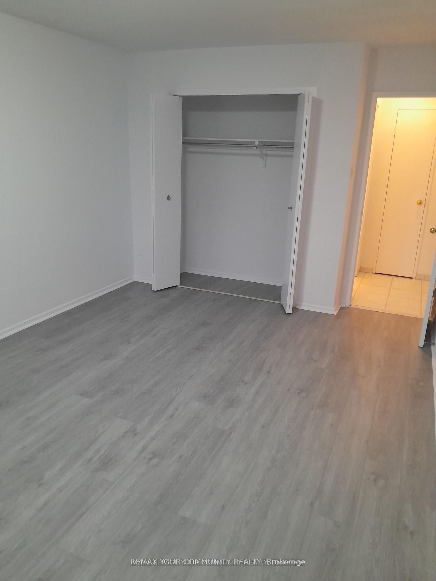 404-5 Frith Road, Toronto, ON, M3N 2L5 photo 3