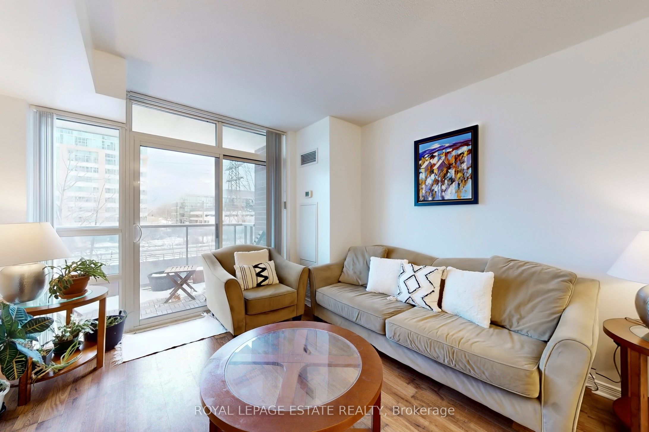 204-3 Michael Power Place, Toronto, ON, M9A 0A2 photo 3