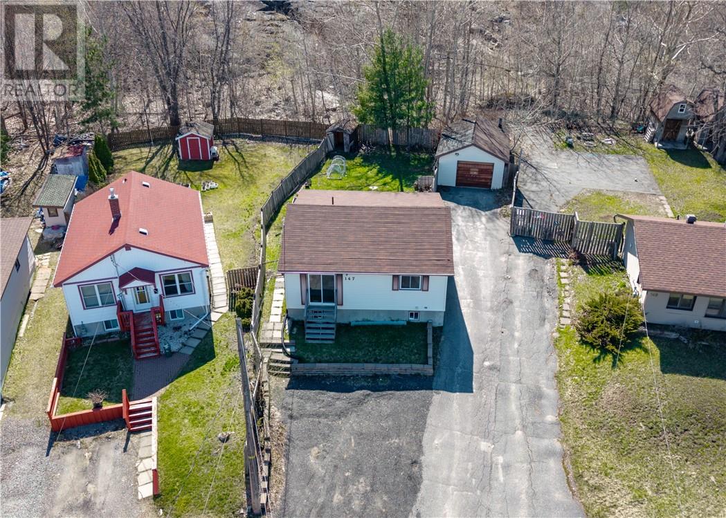 147 Walter Avenue, Sudbury, ON, P3C3B2 photo 2