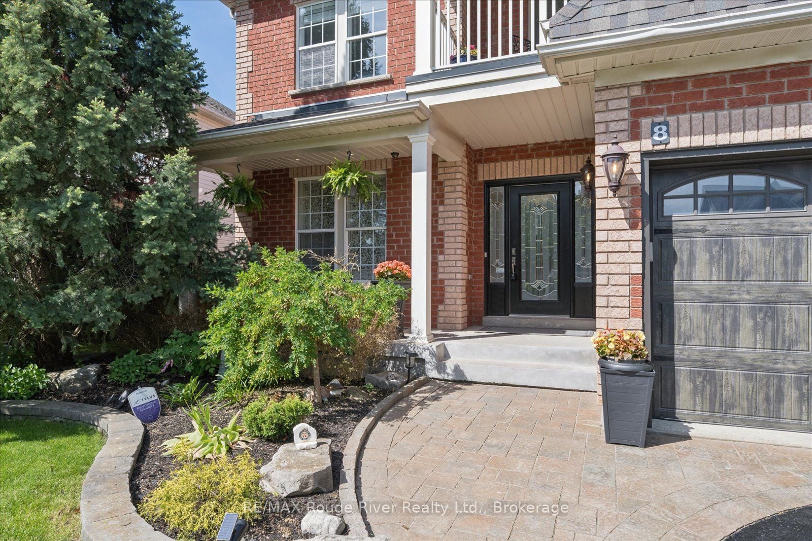 8 Briggs Crescent, Whitby, ON, L1M 0H5 photo 2
