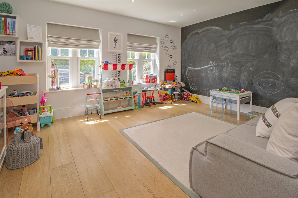 Additional image 4 of 6 bed detached house for saleSpencer Close, Radlett, Hertfordshire WD7