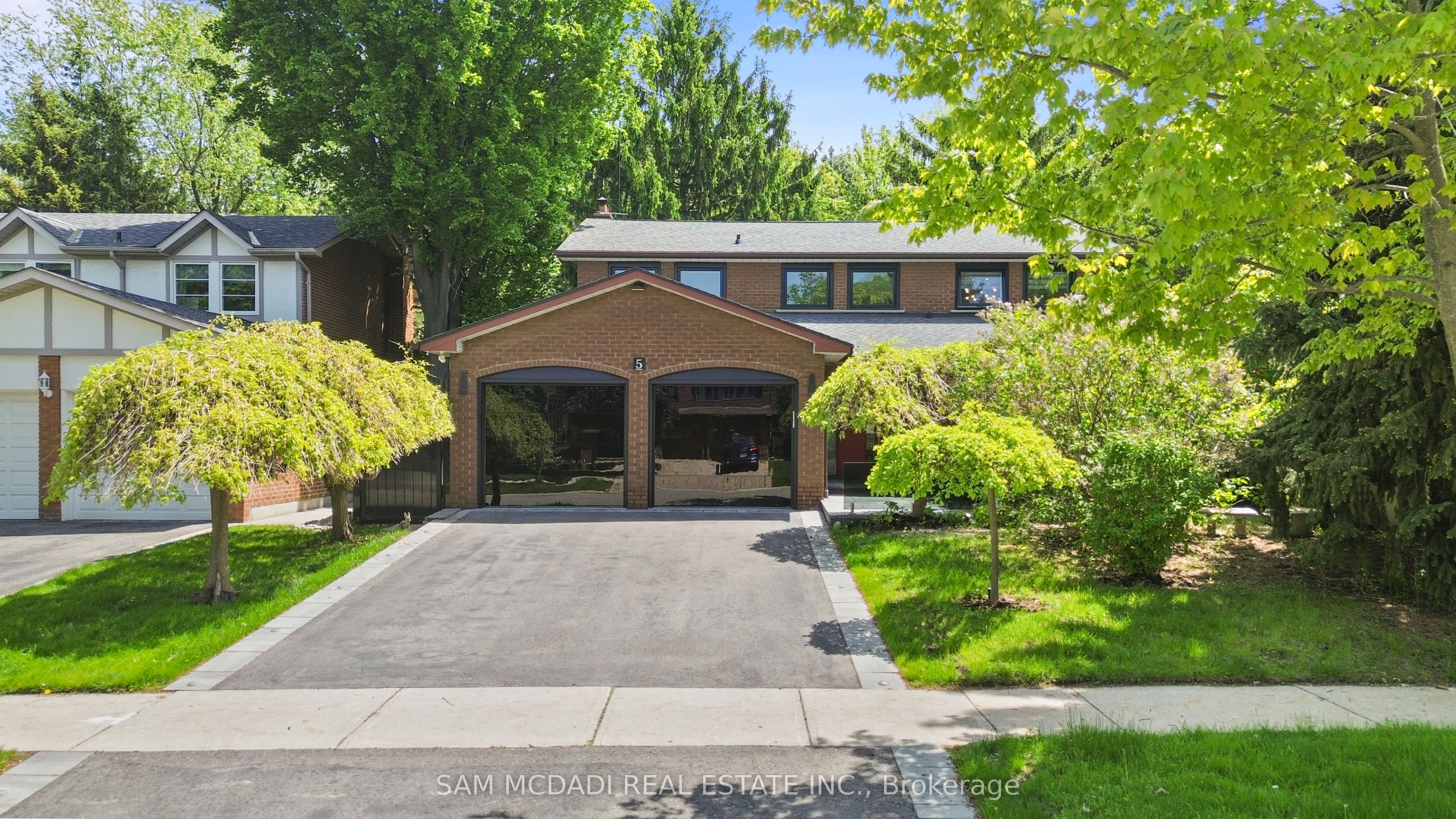 Additional image 2 of 5 Canterbury Crescent, Toronto, ON, M9A 5A4