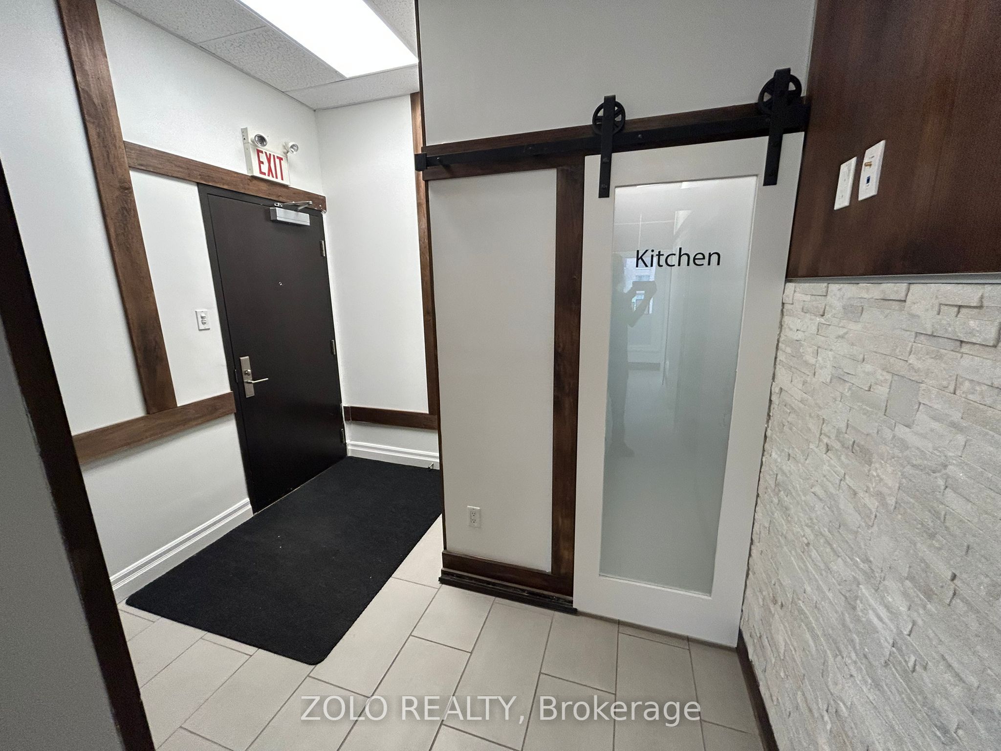 209-5409 Yonge Street, Toronto, ON, M2N 2G7