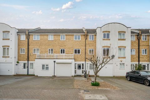 Grimsby Grove, London E16