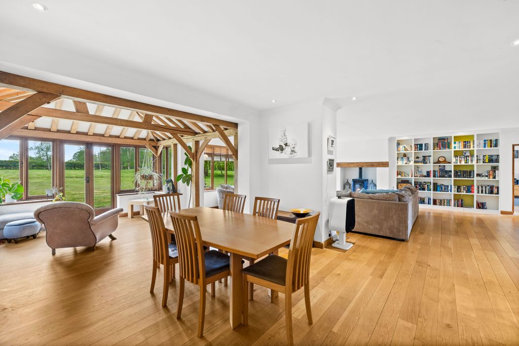 Additional image 11 of 5 bed detached house for saleRef: Gk - Lodge Lane, Redhill RH1