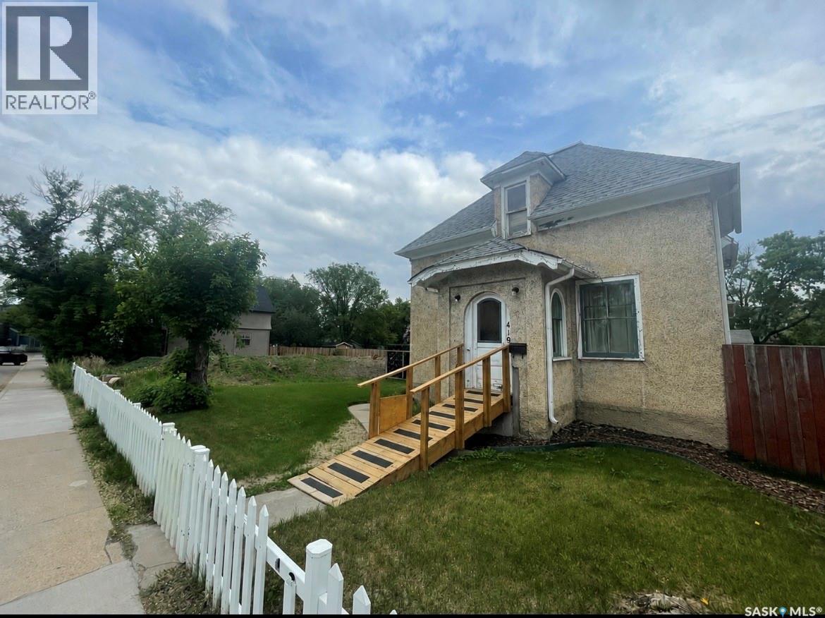419 18th Street W, Saskatoon, SK, S7L1E4
