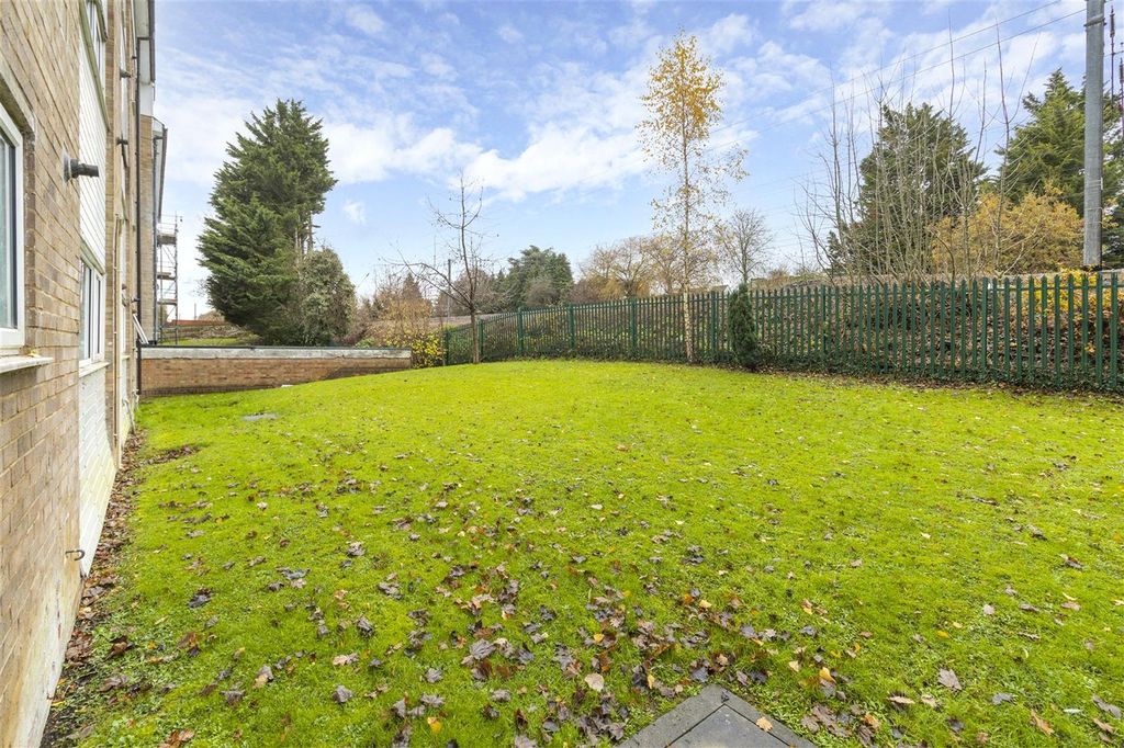 Additional image 11 of 2 bed flat for saleBrook Court, Watling Street, Radlett, Hertfordshire WD7