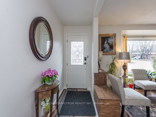 505 Colborne Street E, Whitby, ON, L1N 1W6 photo 2