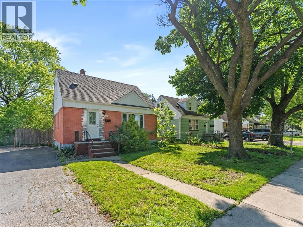 962 Askin , Windsor, ON, N9B2X7 photo 3