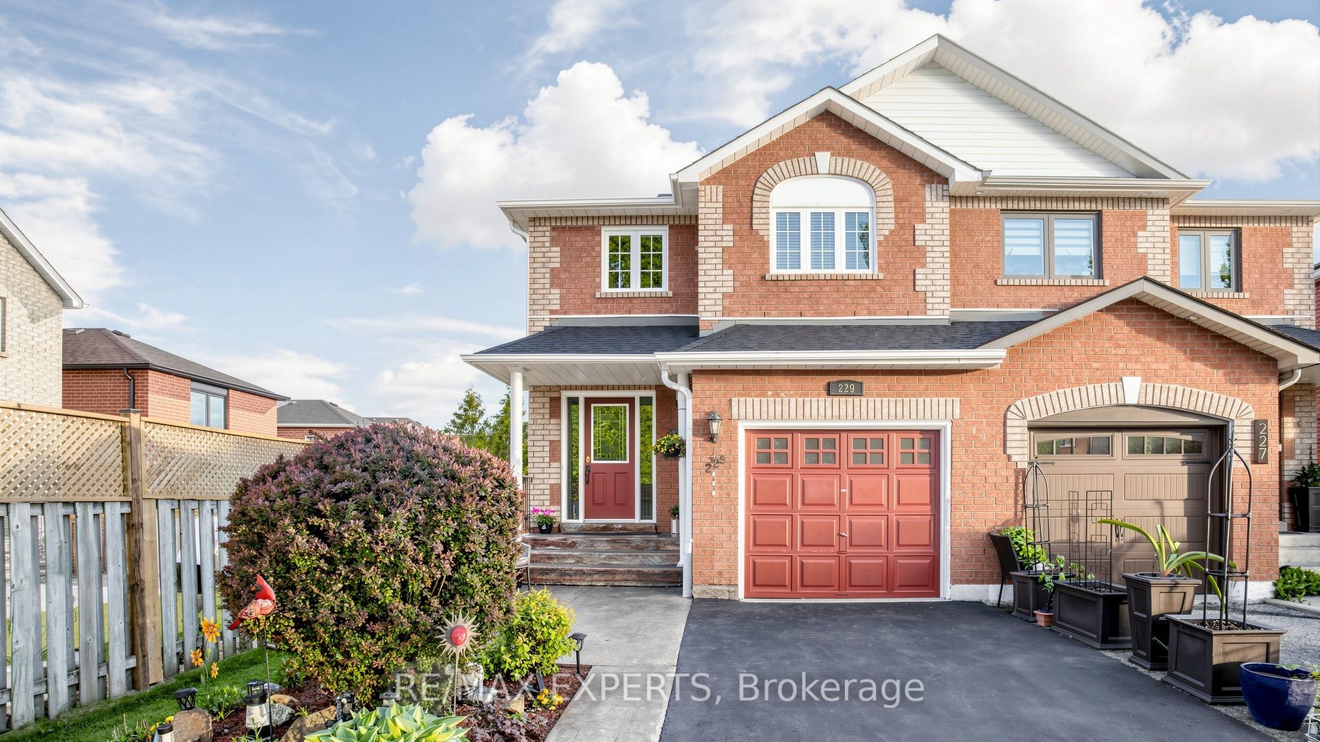 229 Rosanna Crescent, Vaughan, ON, L6A 2T3
