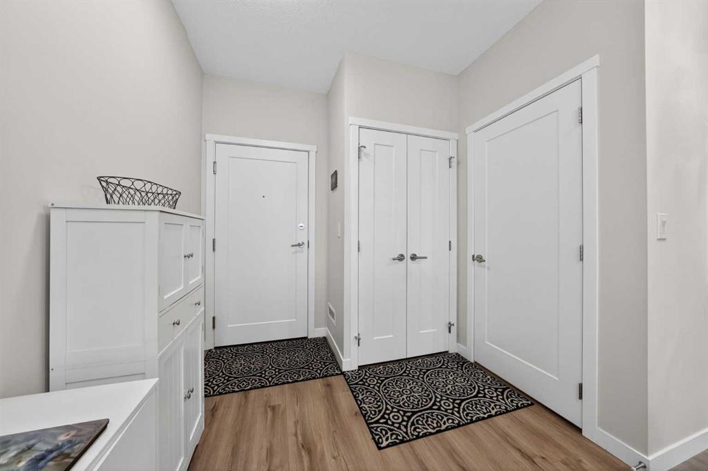 403-71 Shawnee Common SW, Calgary, AB, T2Y 0R2 photo 3