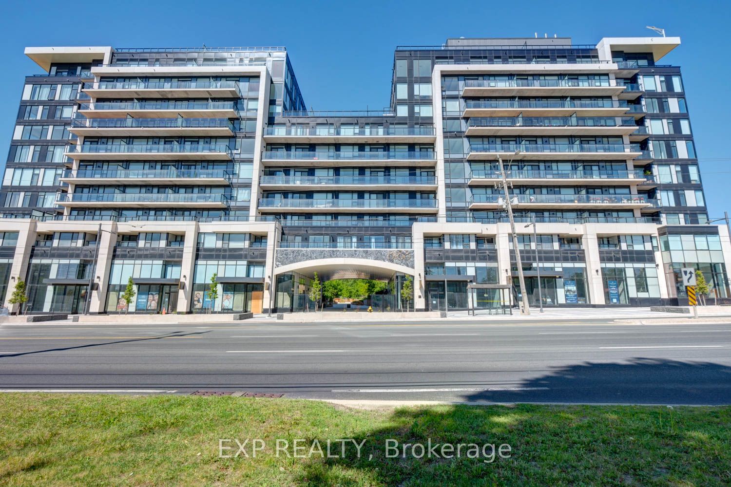 401-8188 Yonge Street, Vaughan, ON, L4J 0M2
