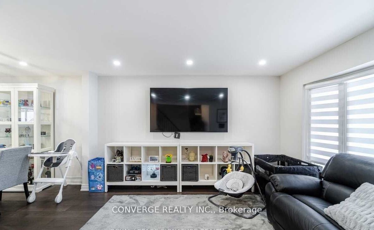 39 Greenwood Crescent, Brampton, ON, L6S 1T2 photo 4