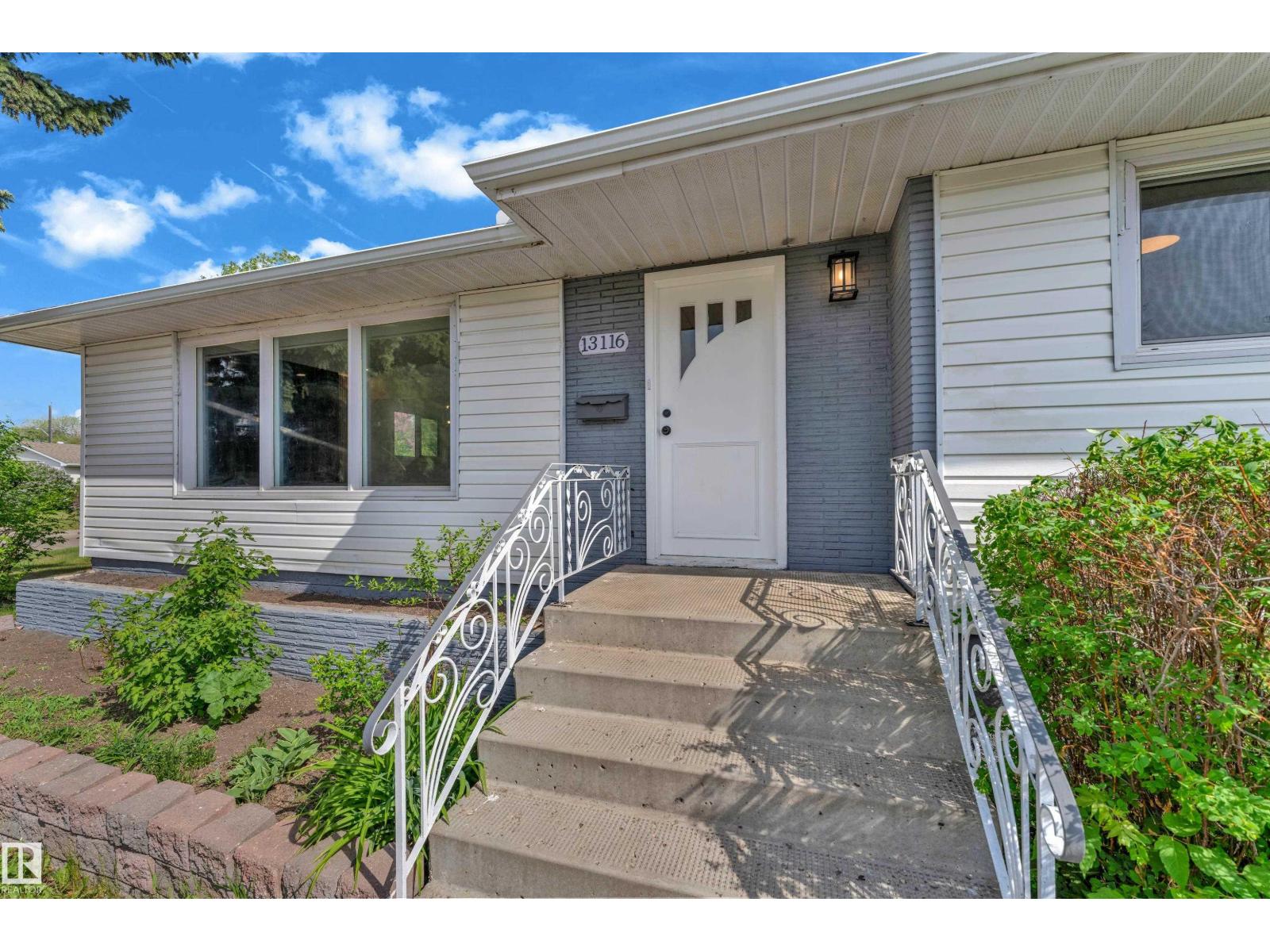 13116 128a Avenue NW, Edmonton, AB, T5L3H8