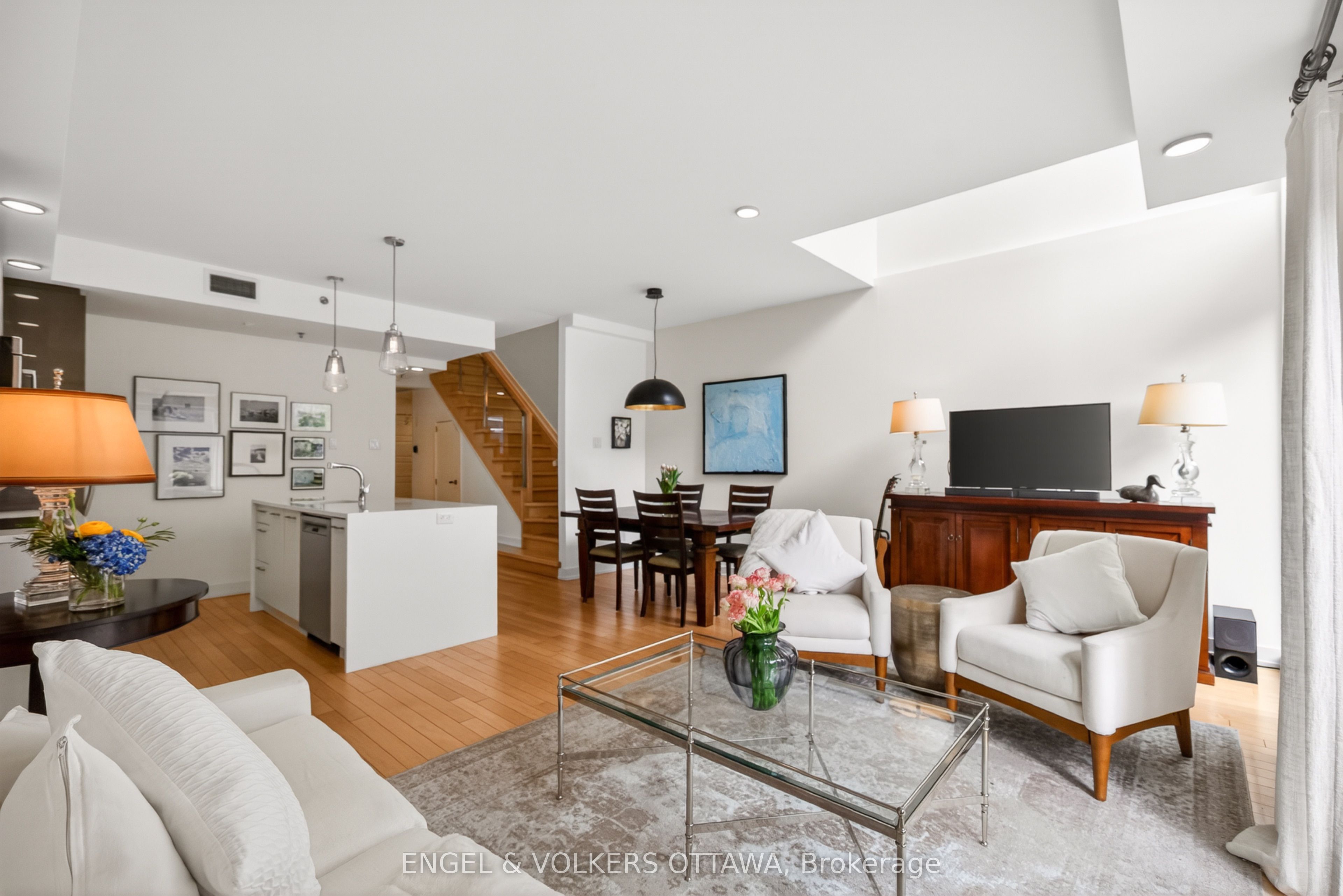 110-300 Lett Street, Ottawa, ON, K1R 0A8
