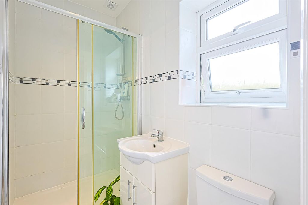 Additional image 14 of 4 bed detached bungalow for saleEthelbert Road, Rochford SS4