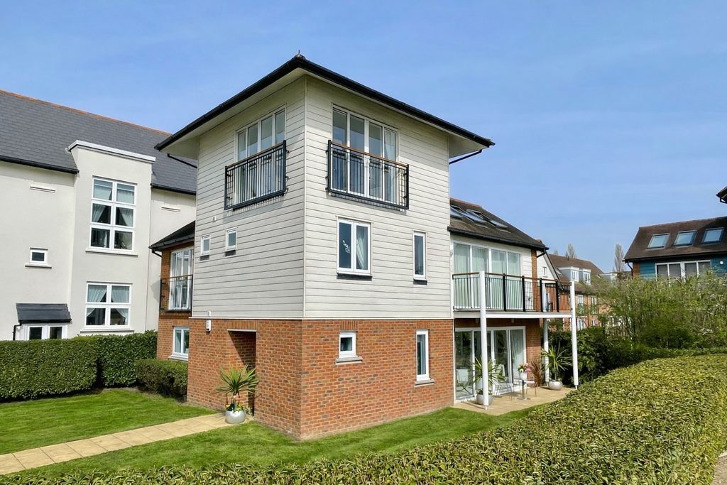 Additional image 9 of 4 bed detached house for saleLilley Mead, Redhill RH1
