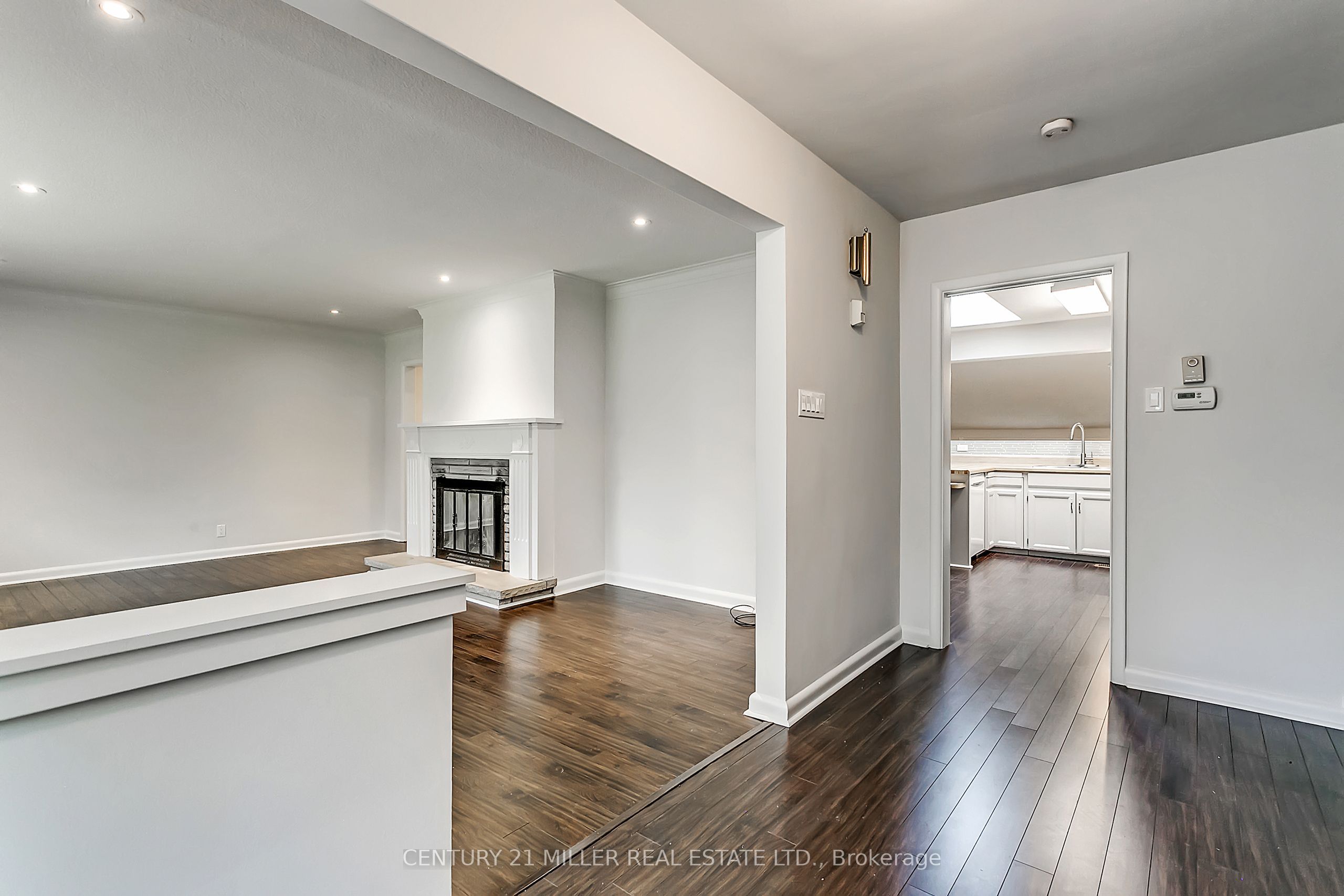 Additional image 3 of 91 Ennisclare Drive E, Oakville, ON, L6J 4N3