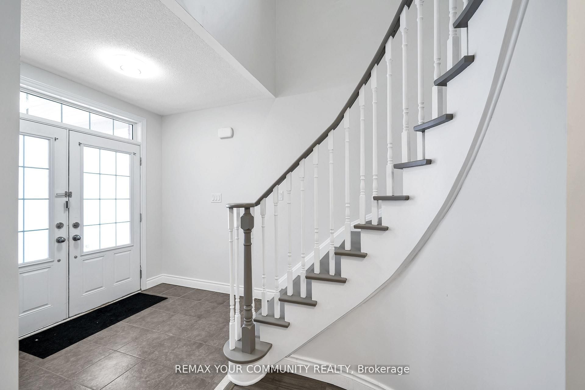 17 Adanac Drive, Durham photo 2
