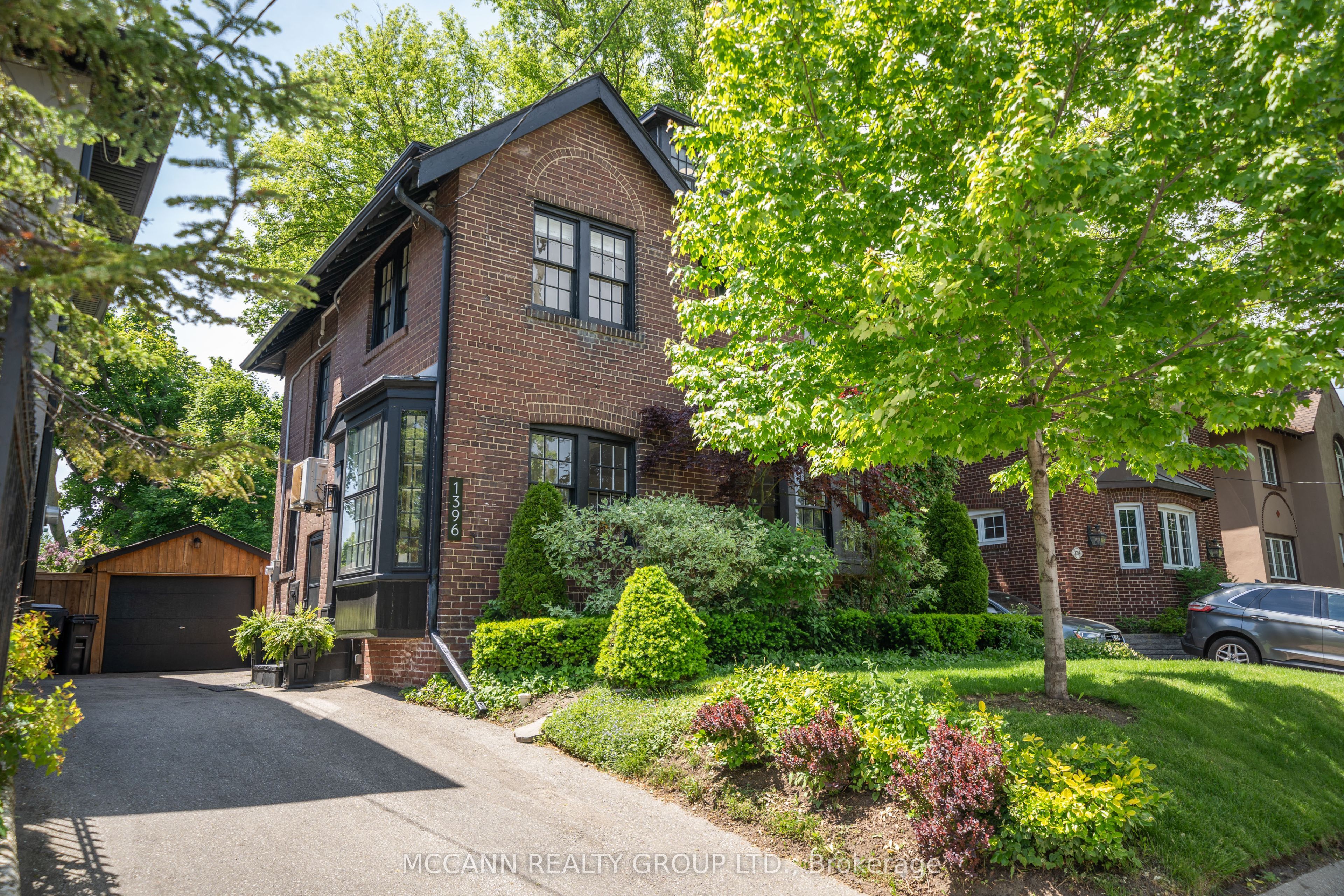 1396 Mount Pleasant Road, Toronto, ON, M4N 2T8