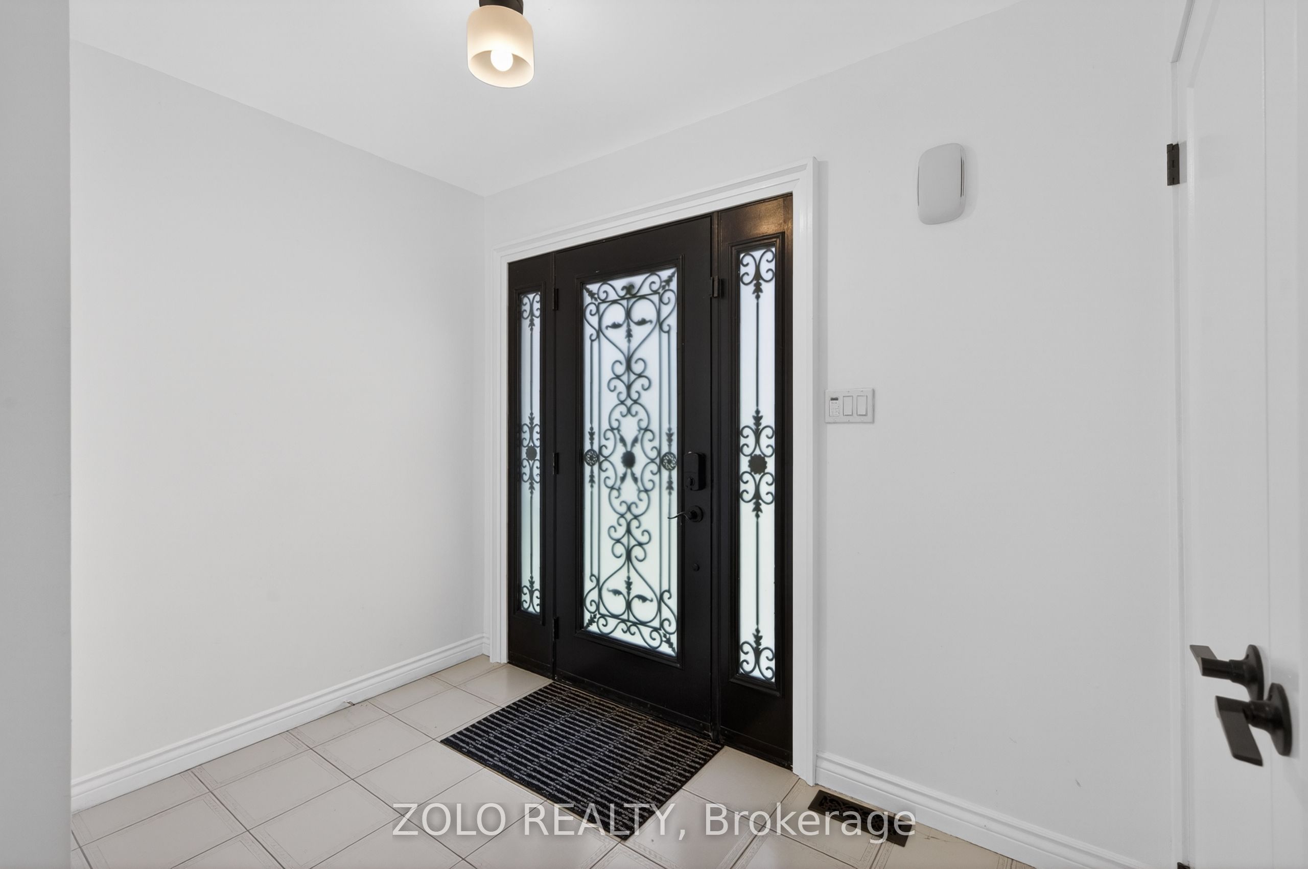 6166 Kindree Circle, Mississauga, ON, L5N 3C2 photo 5