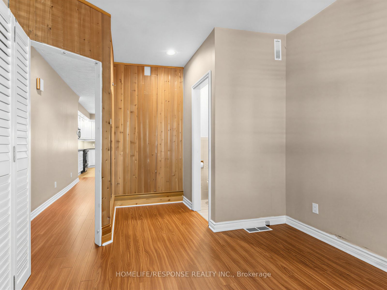 127 Lee Avenue, Toronto, ON, M4E 2P2 photo 5