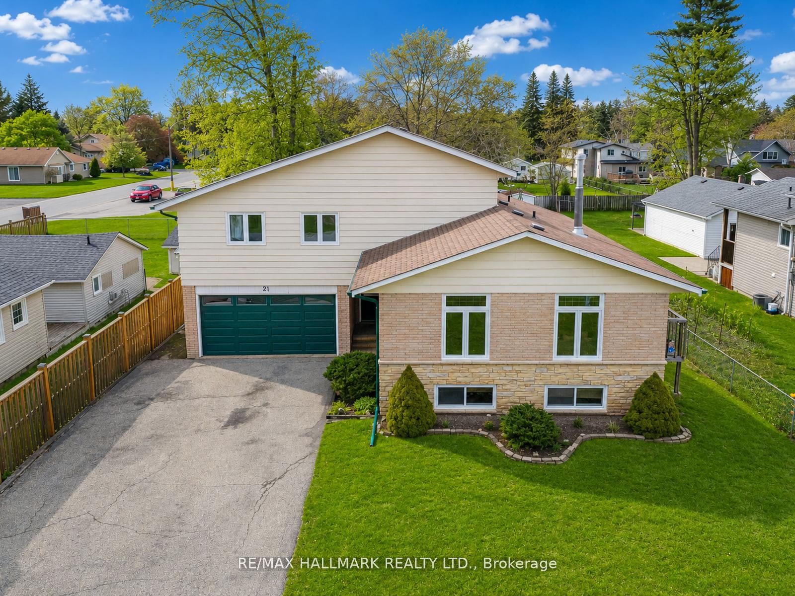 21 Pleasant Avenue, East Gwillimbury, ON, L9N 1A1