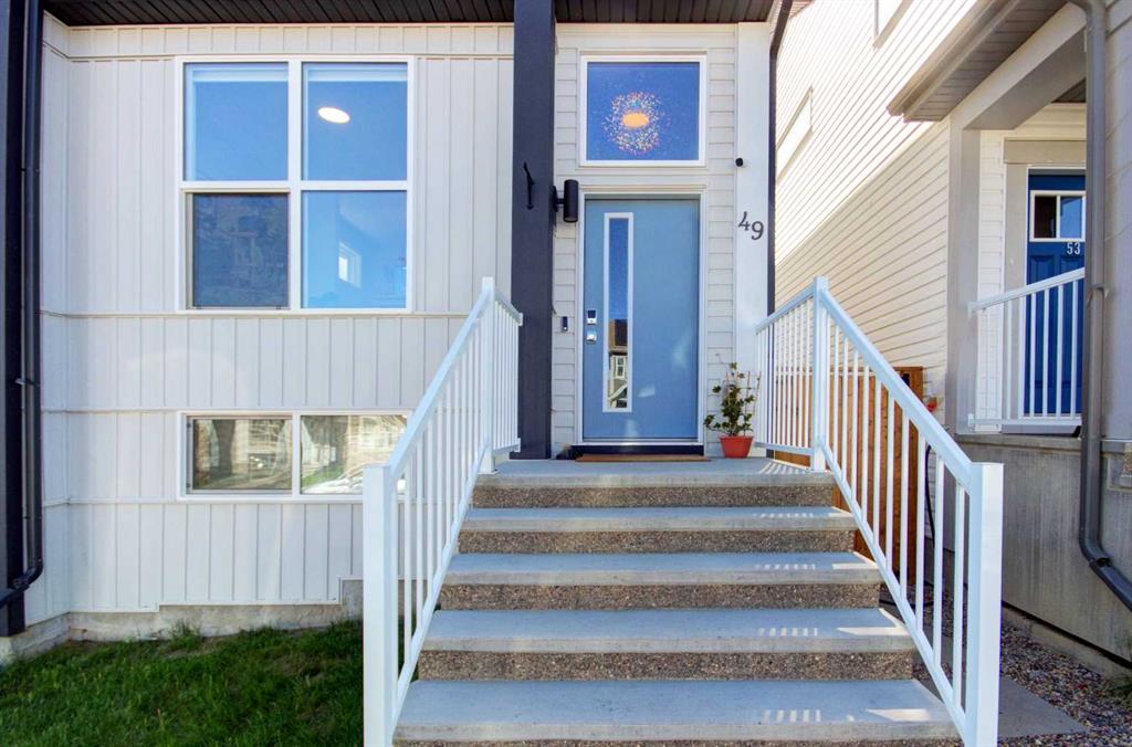 49 Heirloom Crescent SE, Calgary, AB, T3S0H1 photo 3