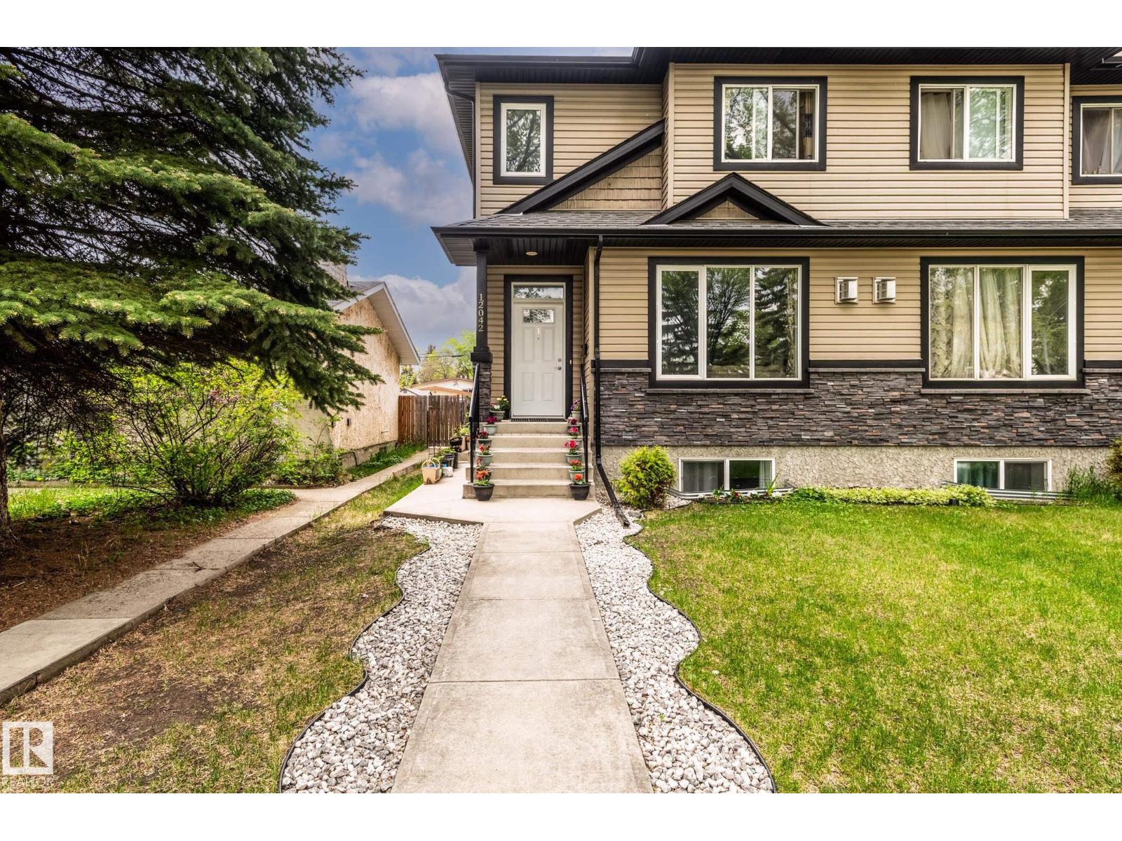 1-12042 101 Street NW, Edmonton, AB, T5G2C1