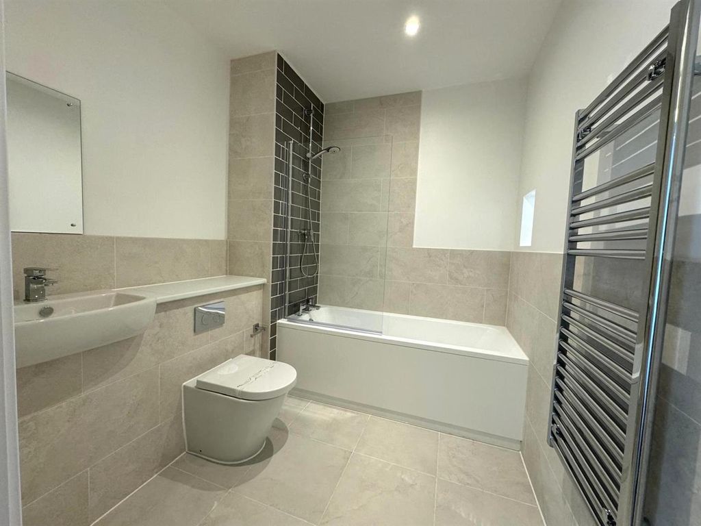 Additional image 15 of 2 bed flat for saleEastwood Road, Rayleigh SS6